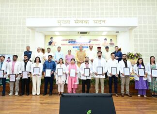 मुख्यमंत्री धामी ने 307 युवाओं को सौंपे नियुक्ति पत्र; कहा- “यह केवल नौकरी नहीं, जनसेवा का संकल्प पत्र है”